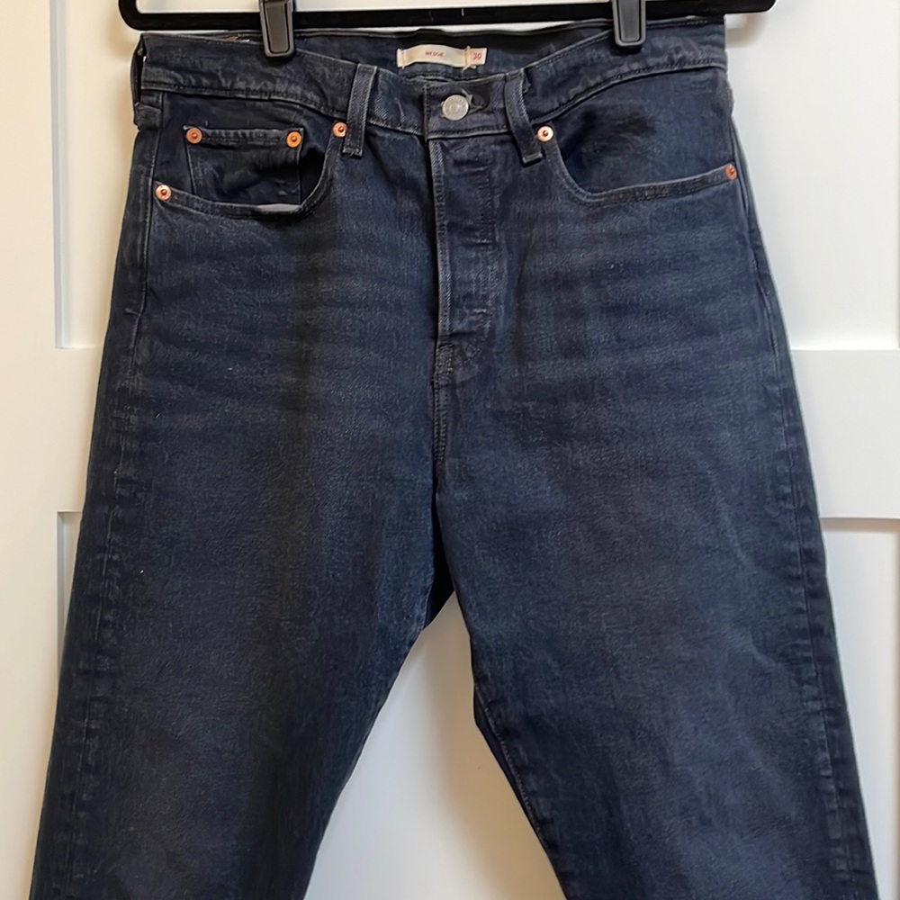 Levi’s garment dyed black wedgie jeans in size 30